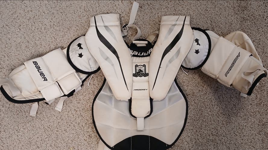 XL 2013 Bauer Prodigy Goalie Chest Protector (Used)