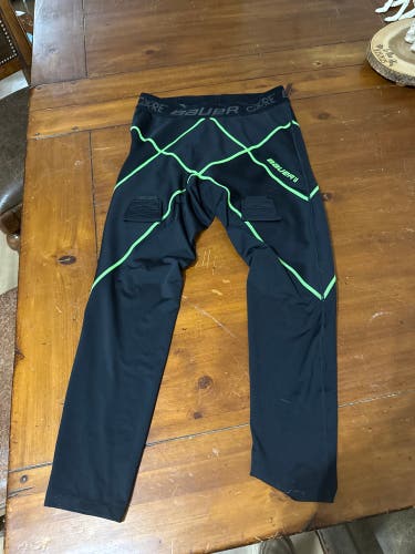 Black Large Men's Bauer Compression (New)