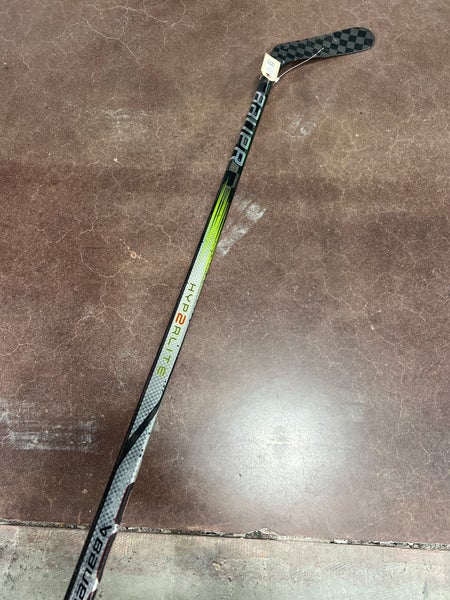 Junior Bauer Vapor Hyperlite 2 Hockey Stick Right Handed P92 (Used)