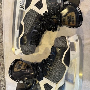 1995 CCM Tacks 952 Hockey Skates 8 (Used)
