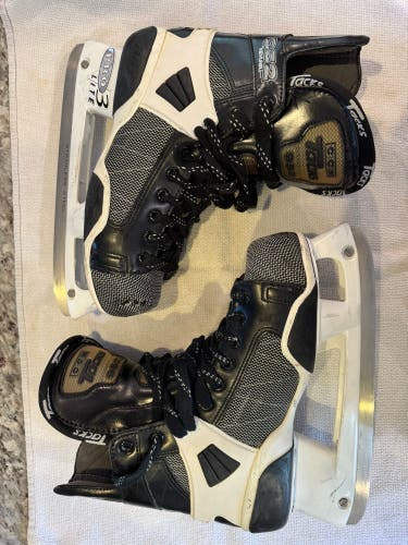 1995 CCM Tacks 952 Hockey Skates 8 (Used)