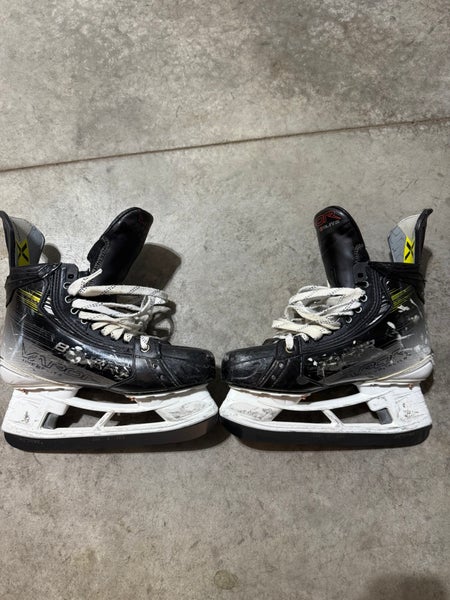 2024 Bauer Vapor Hyperlite 2 Hockey Skates Regular Width 7.5 (Used)