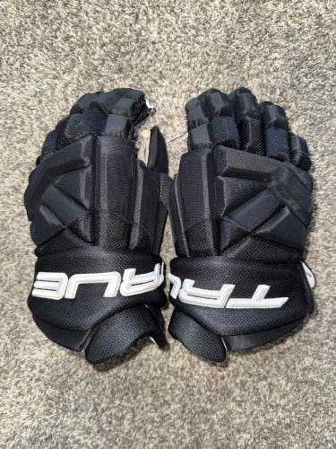 True Catalyst Pro Gloves 15" Pro Stock (Used)