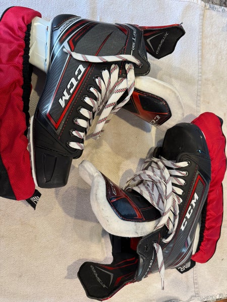 CCM JetSpeed FT380 Hockey Skates 9 (Used)