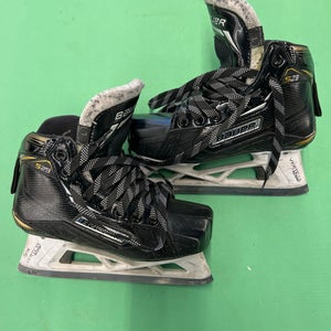Junior Bauer Supreme S29 Hockey Goalie Skates Regular Width Size 1.5 (Used)