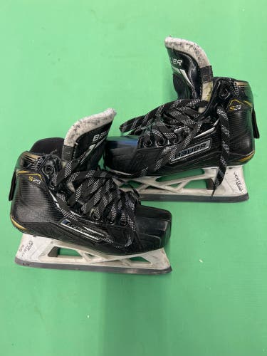 Junior Bauer Supreme S29 Hockey Goalie Skates Regular Width Size 1.5 (Used)