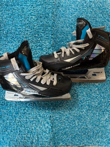 Senior True TF7 Hockey Goalie Skates Regular Width 7.5 (Used)