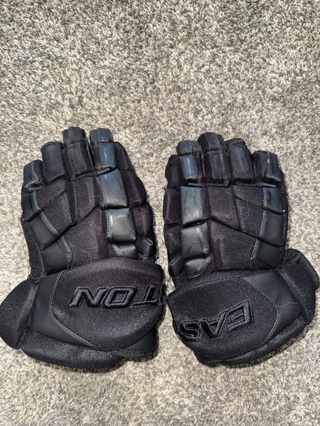 Easton Synergy Gloves 15" (Used)