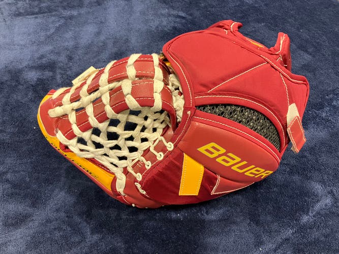 Senior Bauer Total One Goalie Glove (Scott Ismond - Iowa State)