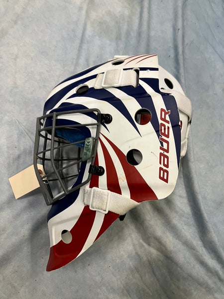 White Senior Bauer NME 5 Goalie Mask (Used)