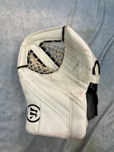 White Senior Warrior Ritual G4 Pro Goalie Gloves & Blockers Regular (Used)