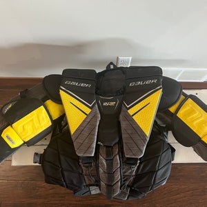 Medium Bauer Supreme UltraSonic Goalie Chest Protector (Used)
