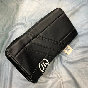 Black Junior Warrior Ritual G4 Goalie Blocker Regular (Used)