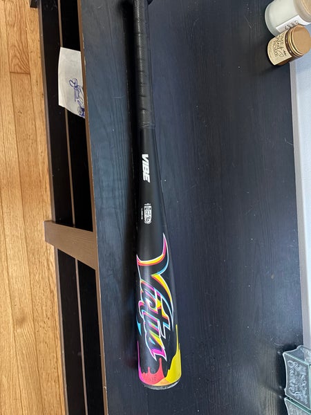 2024 Victus Vibe Alloy USSSA Certified Bat (-10) 15 oz 25"