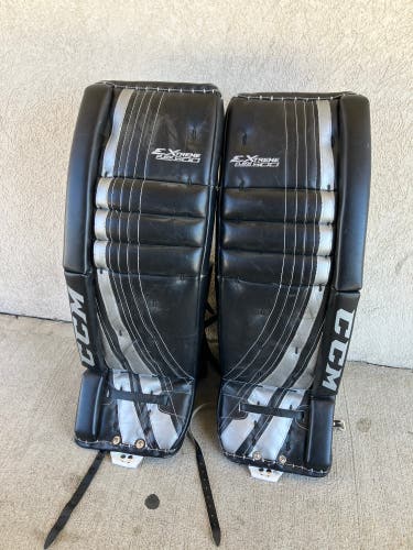 Black 34" Senior CCM Extreme Flex 500 Goalie Leg Pads (Used)