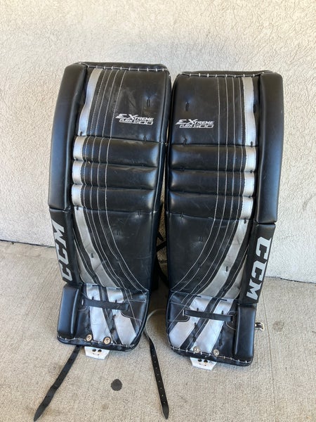 Black 34" Senior CCM Extreme Flex 500 Goalie Leg Pads (Used)