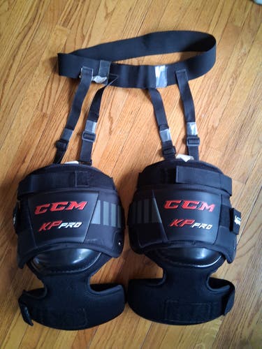 CCM KP Pro SR goalie hockey knee pads (Used)