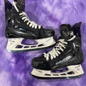 Senior Bauer Supreme Mach Hockey Skates Regular Width 7 (Used)