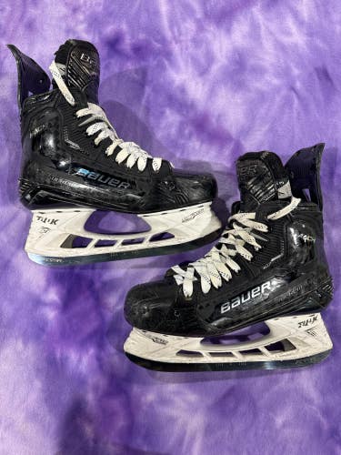 Senior Bauer Supreme Mach Hockey Skates Regular Width 7 (Used)
