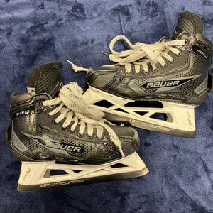 Intermediate Bauer Pro Hockey Goalie Skates Size 4 (Used)