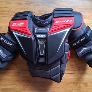 SR Medium CCM Extreme Flex Shield II Goalie Chest Protector (Used)