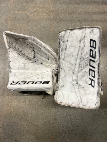 Senior Bauer Reactor 7000 Goalie Gloves & Blockers Regular (Used)