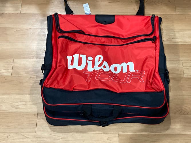 NEW Wilson Tour Tennis Travel Bag