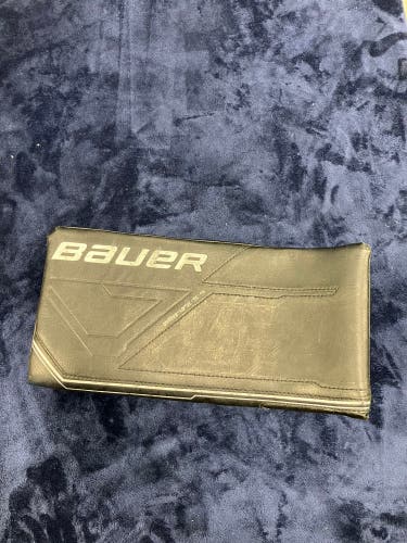 Black Intermediate Bauer M5 Pro Goalie Blocker (Used)