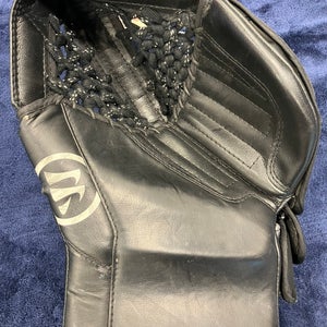 Black Junior Warrior Ritual G7 Goalie Glove (Used)