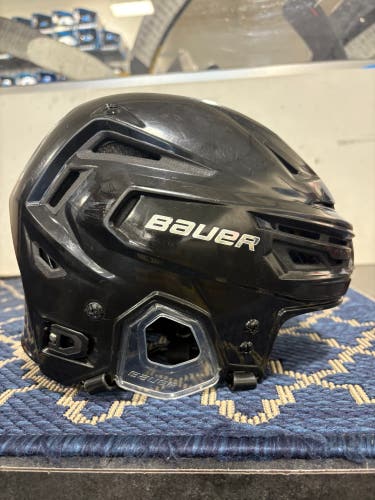 Medium Bauer Re-Akt 150 Helmet (Used)