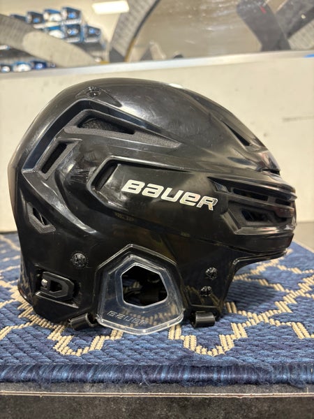 Medium Bauer Re-Akt 150 Helmet (Used)