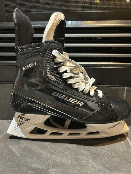 Bauer Supreme Mach Hockey Skates Regular Width 9 (Used)