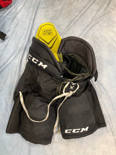 Black Junior Large CCM Tacks 9060 Hockey Pants (Used)