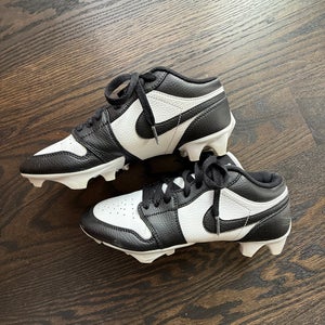 White Men's Size M 7.0 (W 8.0) Jordan Cleats (Used)