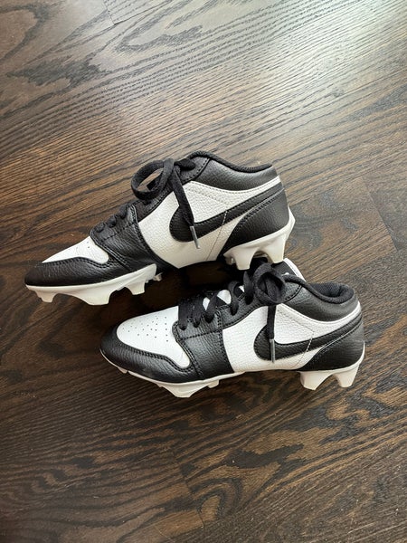 White Men's Size M 7.0 (W 8.0) Jordan Cleats (Used)