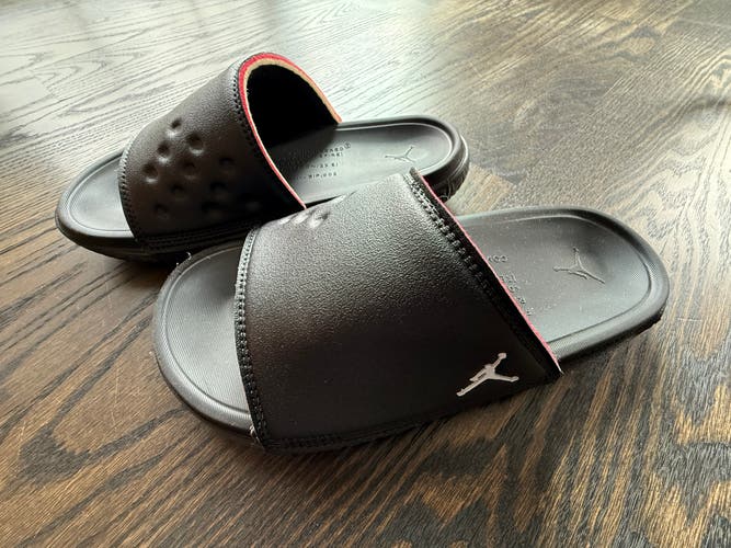 Black Unisex 7Y (Big Kids / Youth) Youth Jordan Sandals (Used)
