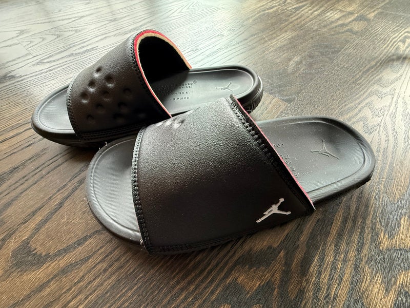 Black Unisex 7Y (Big Kids / Youth) Youth Jordan Sandals (Used)