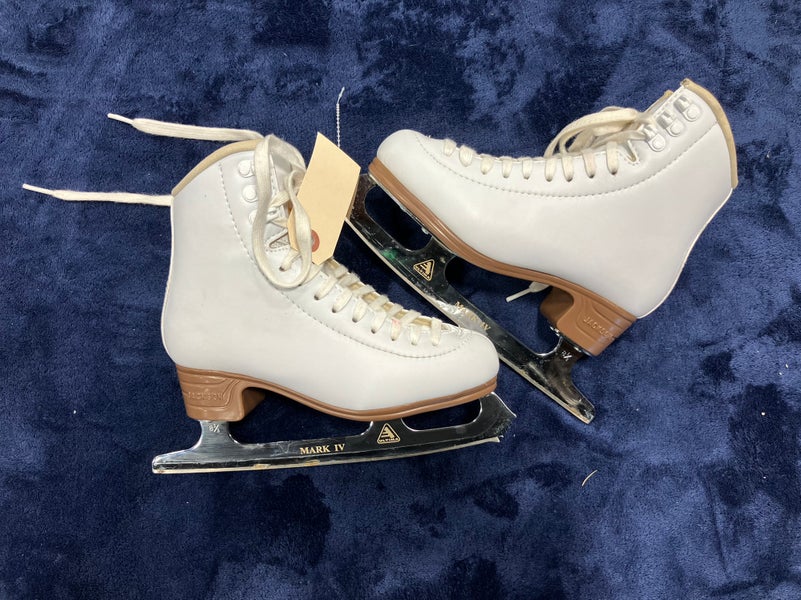 White Jackson Ultima Artiste Figure Skates Junior 2 (Used)