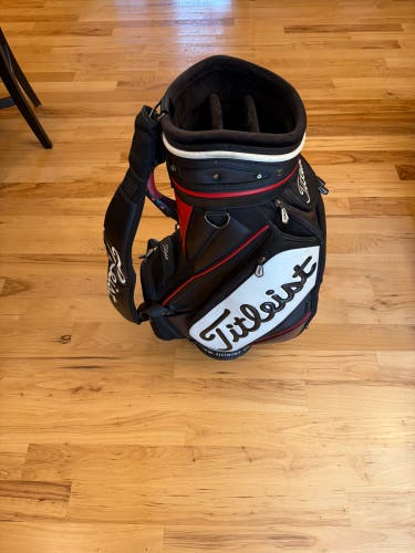 Titleist Tour Staff Bag (Used)