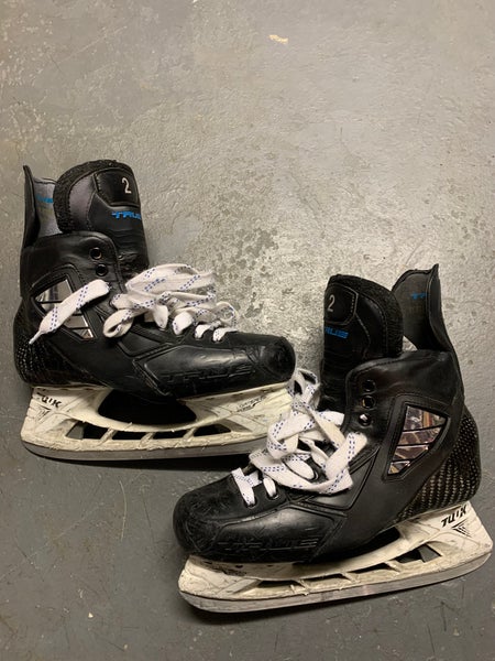 True Custom Hockey Skates Pro Stock Size 9 Wide (Used 1.5 seasons)
