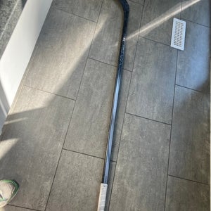 Senior Bauer Vapor Hyperlite 2 Right Handed Hockey Stick P92 Pro Stock (Used)