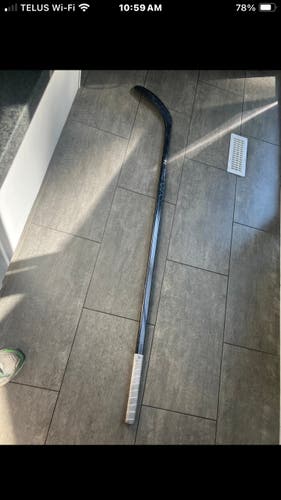 Senior Bauer Vapor Hyperlite 2 Right Handed Hockey Stick P92 Pro Stock (Used)