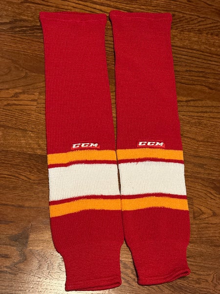 Red knit Unisex XL Adult CCM Skate Socks (Used)
