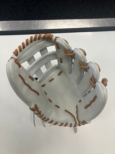Easton Professional Series RH Baseball Glove 12.75" NEVER USED IN GAME BUT BROKEN IN