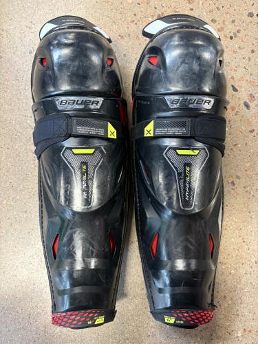 Senior Bauer Vapor Hyperlite Shin Pads 16" (Used)