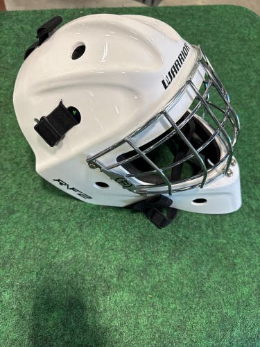 White Senior Warrior Ritual F2 Goalie Mask (Used) | S/M (6 7/8- 7 3/8)