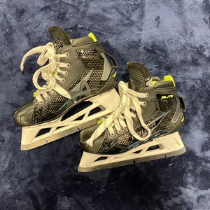 Senior Bauer Elite Hockey Goalie Skates 5.5 (Used)