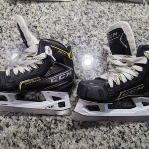 CCM Super Tacks 9370 Hockey Goalie Skates Size 1 (Used)