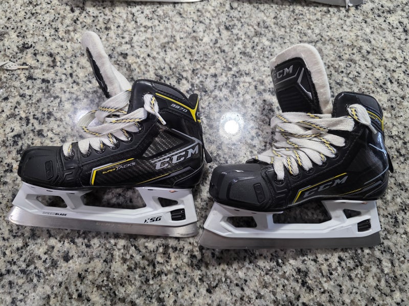CCM Super Tacks 9370 Hockey Goalie Skates Size 1 (Used)