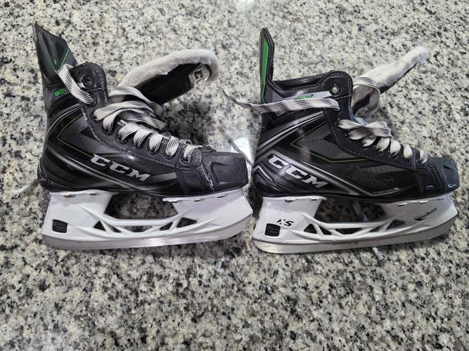 CCM RibCor 88K Hockey Skates Size 4 (Used)